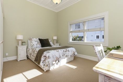 Photo of property in 12 Vincent Road, Northcote Point, Auckland, 0627