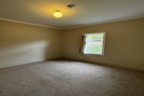 Photo of property in 32 Bonithon Avenue, Moturoa, New Plymouth, 4310