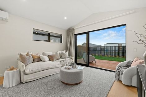 Photo of property in 7 Greystone Close, Halswell, 8025