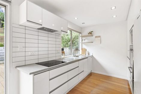 Photo of property in 35 Finn Place, Totara Vale, Auckland, 0629