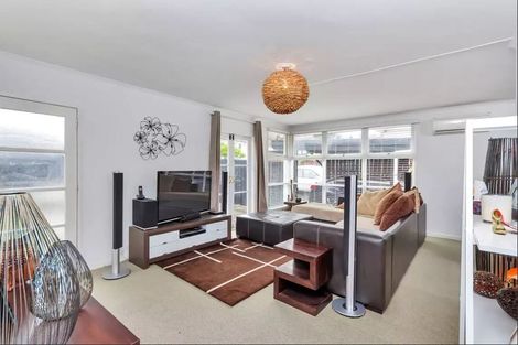 Photo of property in 2/20 Crosby Road, West Harbour, Auckland, 0618