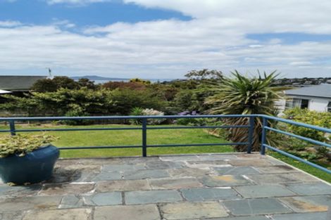 Photo of property in 2/7 Folkestone Street, Murrays Bay, Auckland, 0630