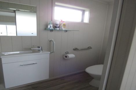 Photo of property in 70a James Road, Maungaturoto, 0587