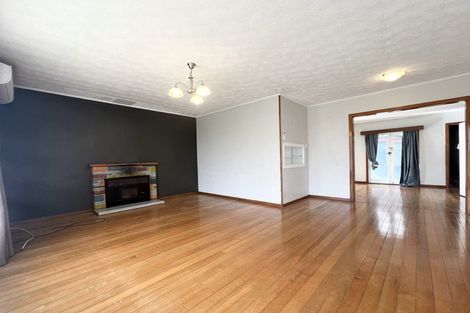 Photo of property in 44 Wilsher Crescent, Henderson, Auckland, 0612