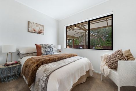 Photo of property in 57 Dalwhinnie Parade, Highland Park, Auckland, 2010