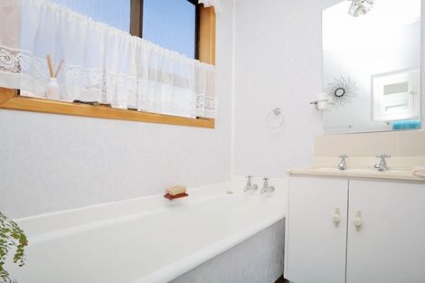 Photo of property in 20 Onslow Street, Bluff, 9814