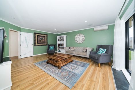 Photo of property in 38 Branigan Parade, Kelvin Grove, Palmerston North, 4414