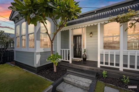 Photo of property in 19 Bay Street, Petone, Lower Hutt, 5012