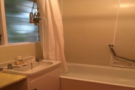 Photo of property in 1 Highbury Crescent, Highbury, Wellington, 6012