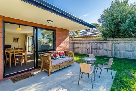 Photo of property in 8 Georgia Grove, Paraparaumu, 5032