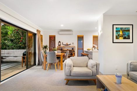 Photo of property in 1/67 Seaview Road, Castor Bay, Auckland, 0620