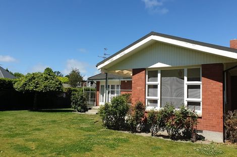 Photo of property in 12 Brackendale Place, Burnside, Christchurch, 8041