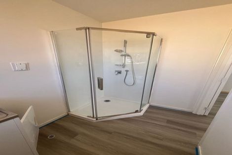 Photo of property in 2 Arnhem Place, Pukekohe, 2120
