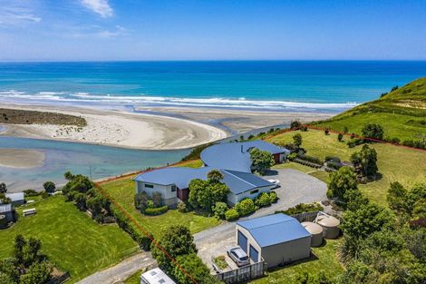 Photo of property in 225 Mahia East Coast Road, Mahia, 4198