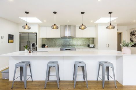 Photo of property in 73 Wyndham Road, Pinehaven, Upper Hutt, 5019