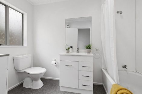 Photo of property in 2/236 Helston Road, Paparangi, Wellington, 6037