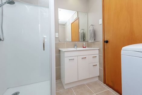 Photo of property in 69 Lewisham Street, Highland Park, Auckland, 2010