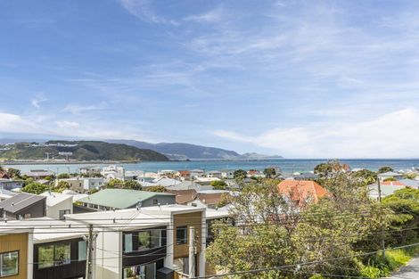 Photo of property in 168 Sutherland Road, Lyall Bay, Wellington, 6022
