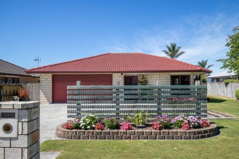 Photo of property in 8 Harris Place, Ngatea, 3503