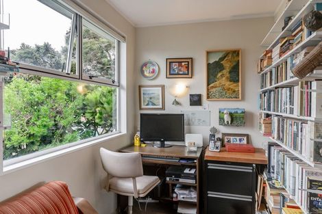 Photo of property in 12 Ara Kuaka, Waikanae Beach, Waikanae, 5036