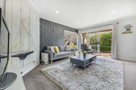 Photo of property in 5 Bronte Place, Somerville, Auckland, 2014
