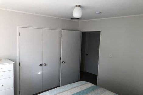 Photo of property in 2/30 Norwood Road, Bayswater, Auckland, 0622