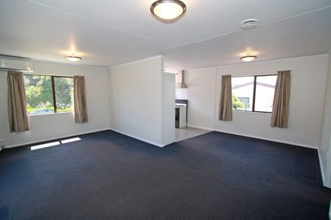 Photo of property in 32 Poplar Grove, Whalers Gate, New Plymouth, 4310