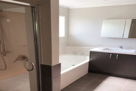 Photo of property in 2/8 Eastridge Court, Northpark, Auckland, 2013