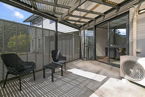 Photo of property in 2a Redwood Drive, Massey, Auckland, 0614