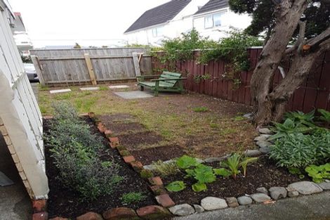 Photo of property in 7/72 Freyberg Street, Lyall Bay, Wellington, 6022