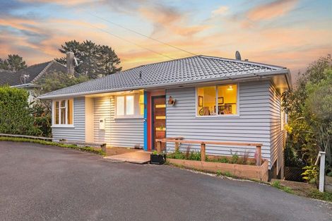 Photo of property in 34 Sievers Grove, Cannons Creek, Porirua, 5024