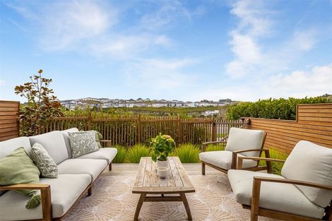 Photo of property in 10 Arran Point Parade, Orewa, 0931