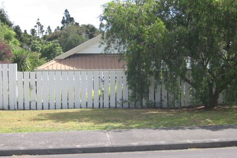 Photo of property in 3 Emery Grove, Bayview, Auckland, 0629