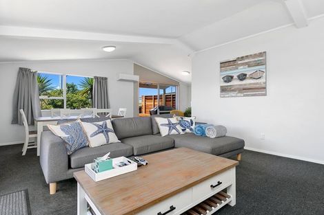 Photo of property in 922a Papamoa Beach Road, Papamoa Beach, Papamoa, 3118