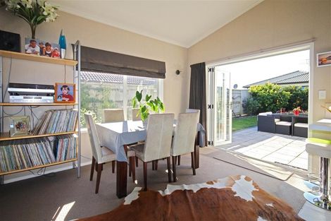 Photo of property in 31 Gibson Place, Papamoa Beach, Papamoa, 3118