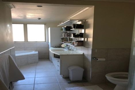 Photo of property in 239a Hill Road, The Gardens, Auckland, 2105