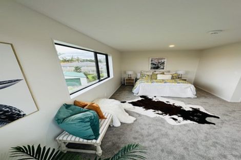 Photo of property in 4d Flaunty Place, West Harbour, Auckland, 0618