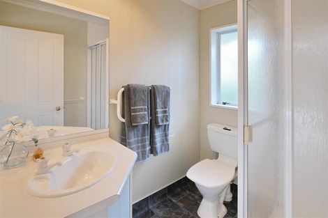 Photo of property in 33 Peer Street, Upper Riccarton, Christchurch, 8041