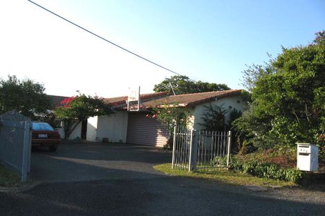 Photo of property in 675 East Coast Road, Browns Bay, Auckland, 0630