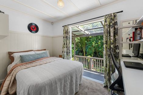 Photo of property in 31 Tane Road, Laingholm, Auckland, 0604