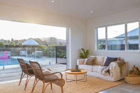 Photo of property in 8 Shearwater Lane, Point Wells, 0986