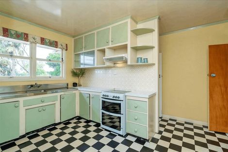 Photo of property in 6 Windsor Road, Maeroa, Hamilton, 3200