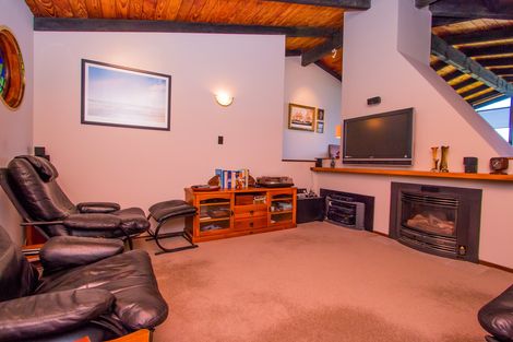 Photo of property in 60 Pacific Parade, Army Bay, Whangaparaoa, 0930