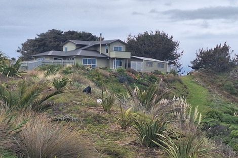 Photo of property in 17 Uxbridge Terrace, Waikawa Beach, Levin, 5573