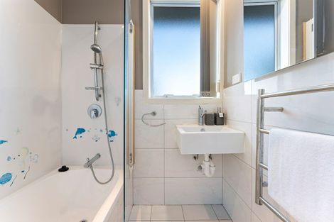 Photo of property in 168a Carlisle Road, Northcross, Auckland, 0632