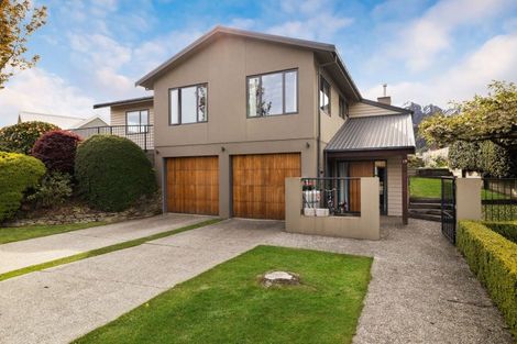 Photo of property in 19 Bracken Street, Arrowtown, 9302