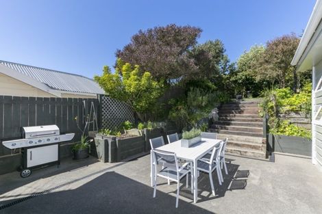 Photo of property in 71 Severn Street, Island Bay, Wellington, 6023