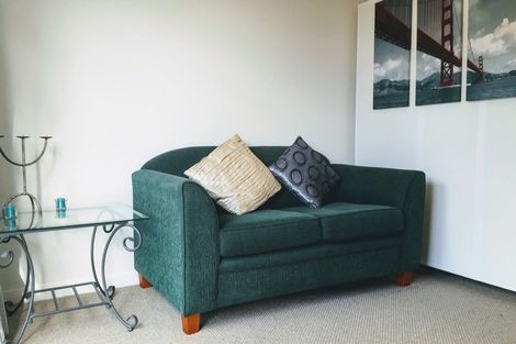 Photo of property in 30a Schnapper Rock Road, Schnapper Rock, Auckland, 0632