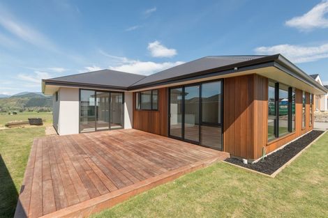 Photo of property in 43 Katania Heights, Brightwater, 7022