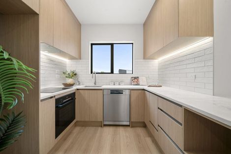 Photo of property in 13 Rengarenga Rise, Fairview Heights, Auckland, 0632